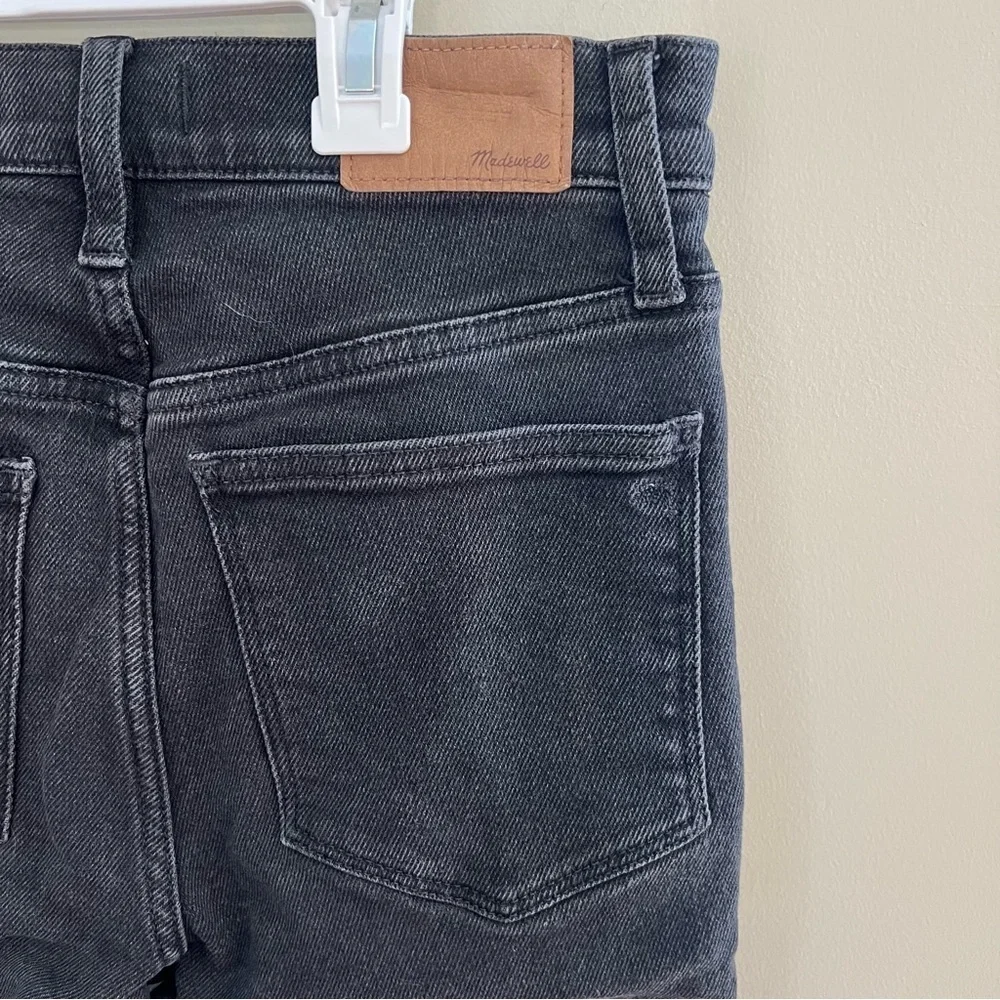 MADEWELL Cali Demi-Boot Jeans Cropped in Black Babyland Wash Raw Hem 25